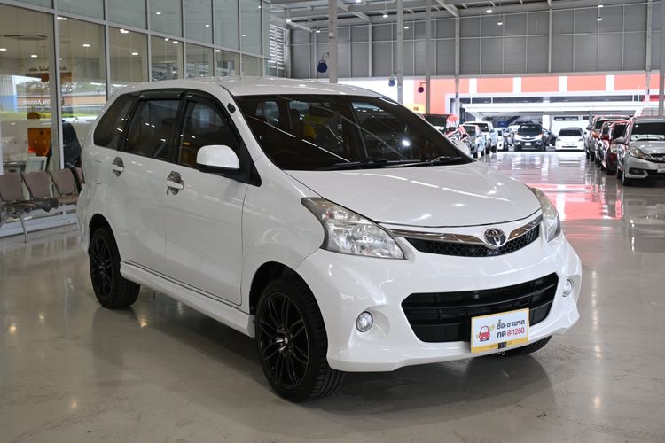 Toyota Avanza 2012 1.5 S Sedan เบนซิน ไม่ติดแก๊ส เกียร์อัตโนมัติ ขาว รูปที่ 2