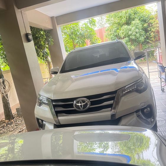 Toyota Fortuner 2015 2.8 GR Sport 4WD Van ดีเซล ไม่ติดแก๊ส เกียร์อัตโนมัติ ขาว รูปที่ 2