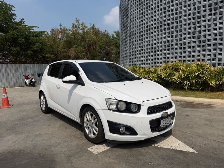 Chevrolet Sonic  2014 1.4 LS Sedan เบนซิน ไม่ติดแก๊ส เกียร์อัตโนมัติ ขาว รูปที่ 3