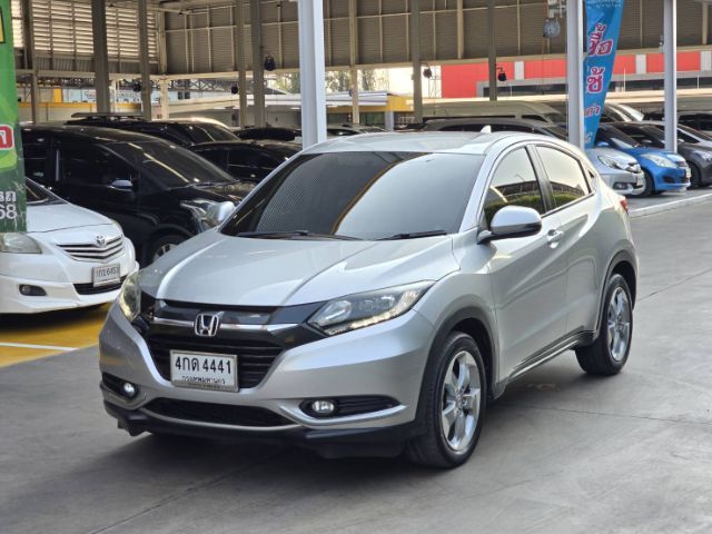 รถ Honda HR-V 1.8 E สี บรอนซ์เงิน
