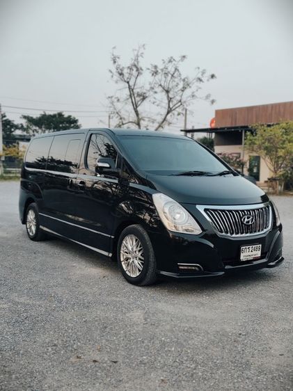 Hyundai H-1  2017 2.5 GRAND STAREX ดีเซล เกียร์อัตโนมัติ ดำ รูปที่ 4