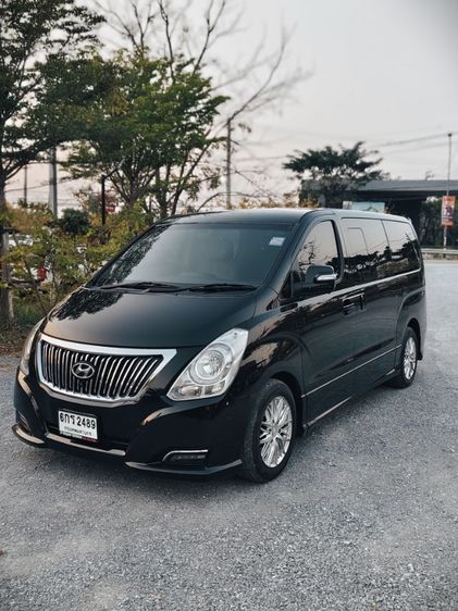 รถ Hyundai H-1  2.5 GRAND STAREX สี ดำ