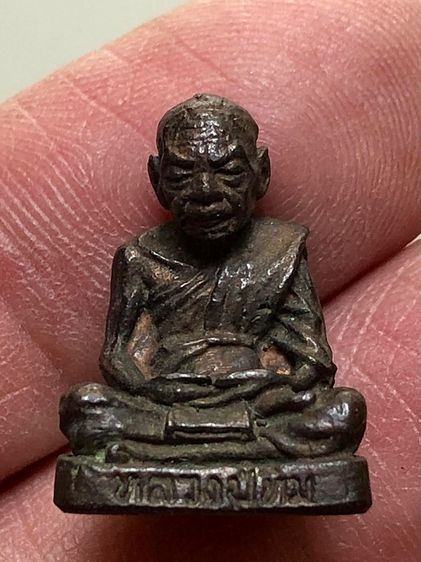 รูปหล่อเก่าค่ะ