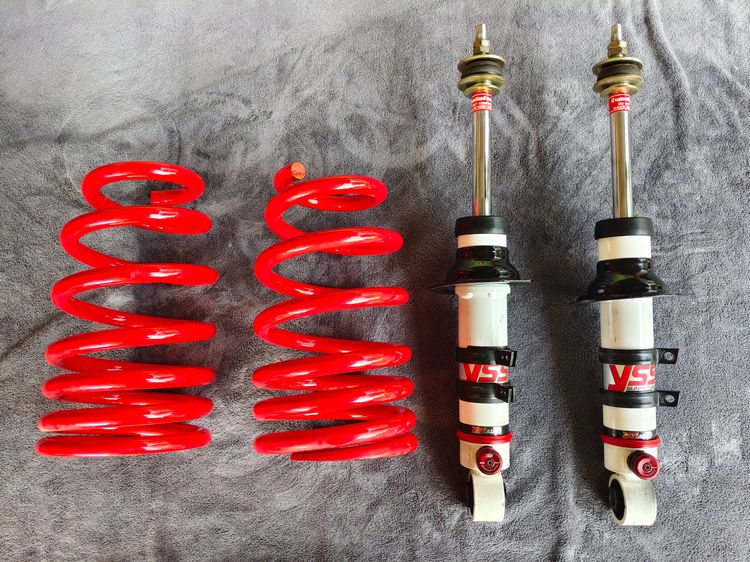 โช้ค revo z-edition ใส่ vigo ตัวเตี้ยได้ yss dtg plus  + สปริงโหลด 1.5นิ้ว ใช้คู่กันนุ่มหนึบ