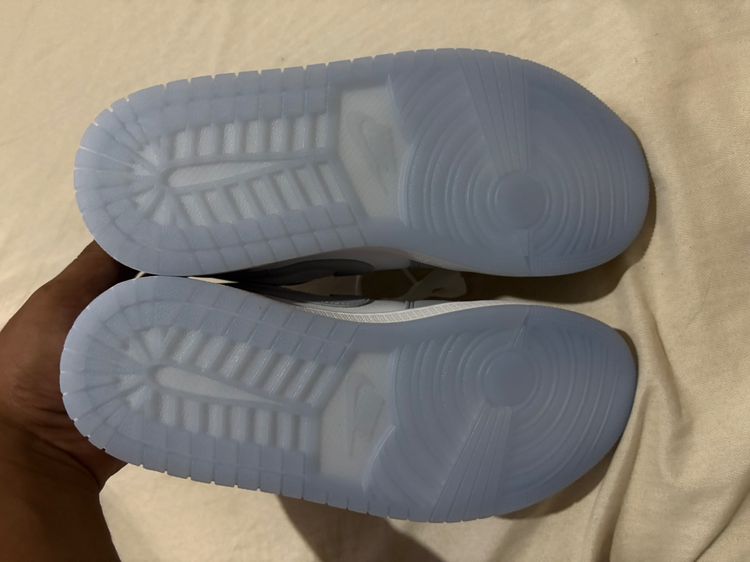  Jordan 1 Low Wolf Grey (Womem’s)   รูปที่ 3