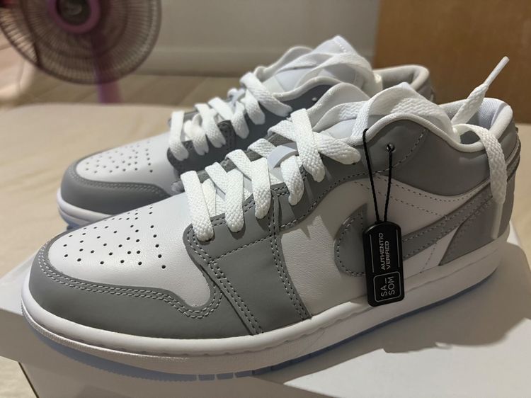 Nike รองเท้าผ้าใบ หนังแท้ UK 6.5 | EU 40 | US 8 อื่นๆ  Jordan 1 Low Wolf Grey (Womem’s)  