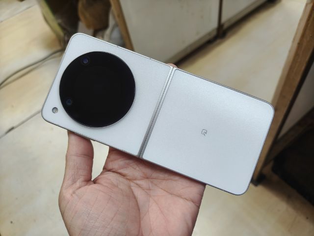 zte  nubia flip  5G สวยเหมือนใหม่ไร้รอยราคาถูก รูปที่ 4