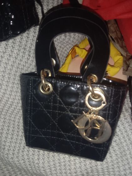 กระเป๋า dior ใบเล็กและใบกลาง