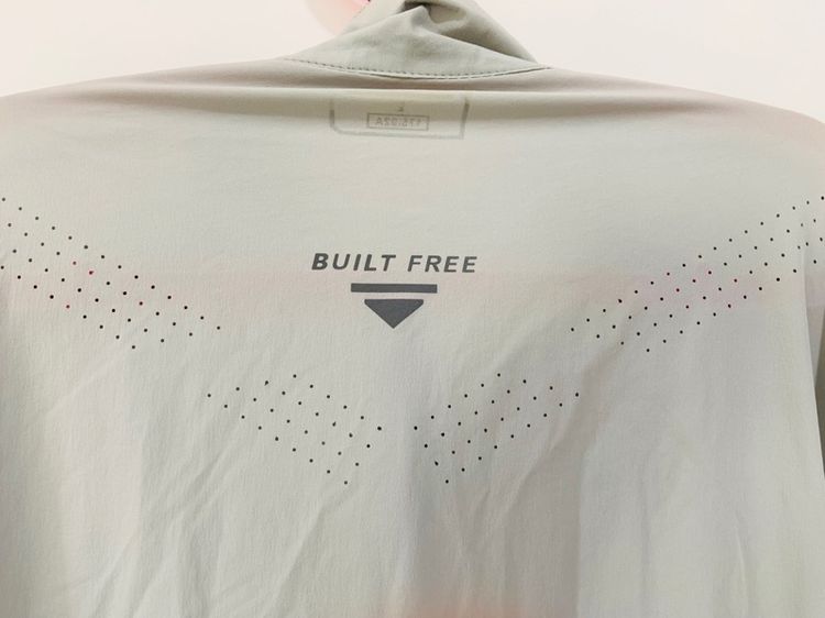 เสื้อแขนยาว BUILT FREE แท้ 💯 size ขนาด อก 21.5 ยาว 26.5 นิ้ว สภาพใหม่มาก ดีเทลสวย เนื้อผ้านิ่มมาก รูปที่ 6