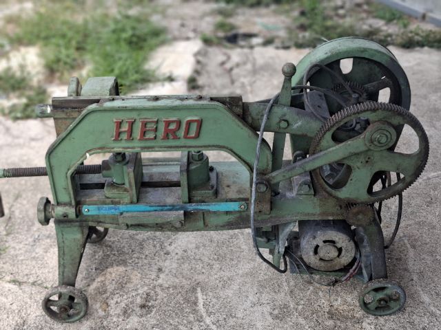 เลื่อย hero