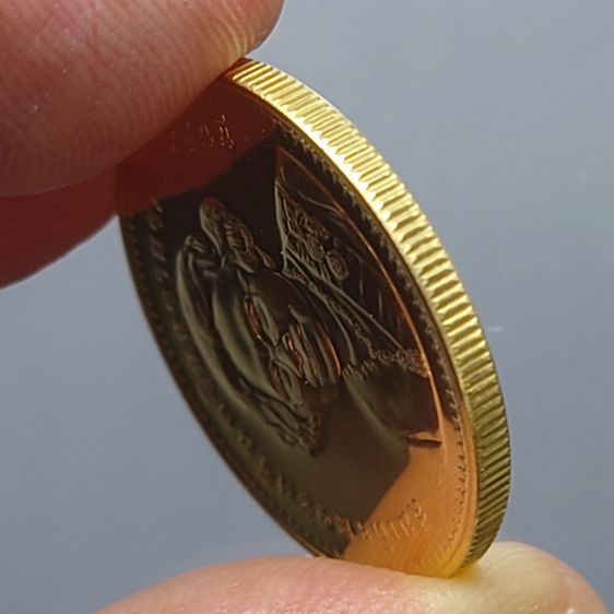 เหรียญทองคำ 1600 บาท (หนัก 15 กรัม) ที่ระลึก ๙ รอบนักษัตร แห่งวันพระราชสมภพ สมเด็จพระศรีนครินทราบรมราชชนนี พ.ศ.2551 รูปที่ 5