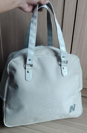 กระเป๋าสะพาย New Balance แท้ มือสอง ส่งฟรี