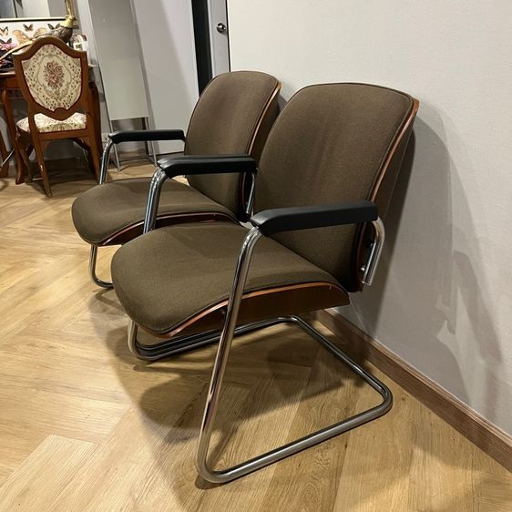 เก้าอี้รับแขกขาตัวซี Okamura Japan คุณภาพดี รูปที่ 10