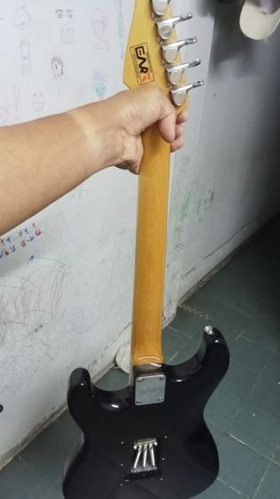 กีต้าร์ไฟฟ้าพร้อมตู้แอมป์ รูปที่ 7