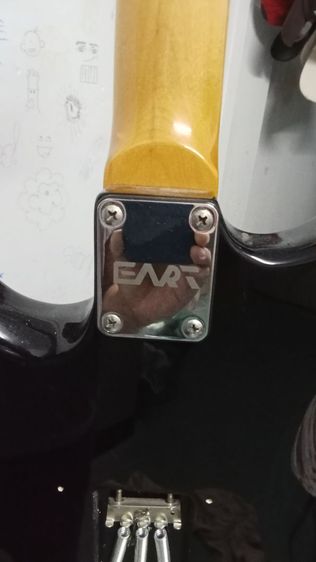 กีต้าร์ไฟฟ้าพร้อมตู้แอมป์ รูปที่ 8