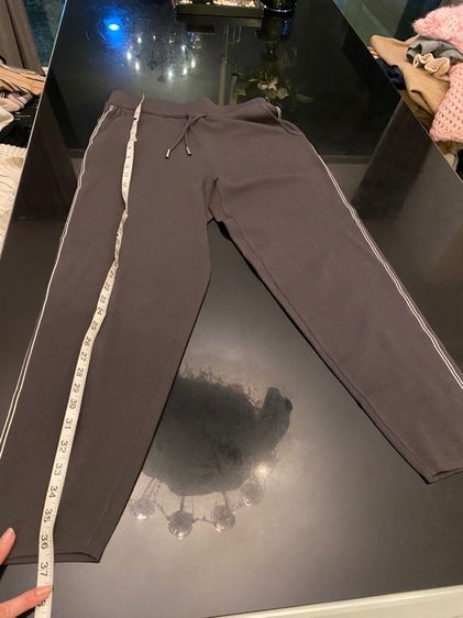 หลุยส์วิตตอง ชุดเซ็ต เสื้อและกางเกงทรงสวย สภาพใหม่เอี่ยม แอ รูปที่ 9