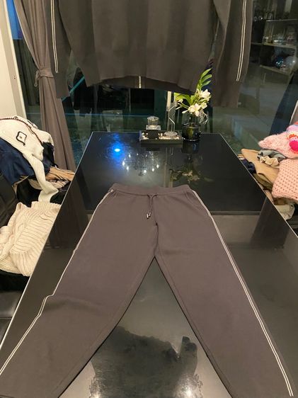 หลุยส์วิตตอง ชุดเซ็ต เสื้อและกางเกงทรงสวย สภาพใหม่เอี่ยม แอ รูปที่ 6