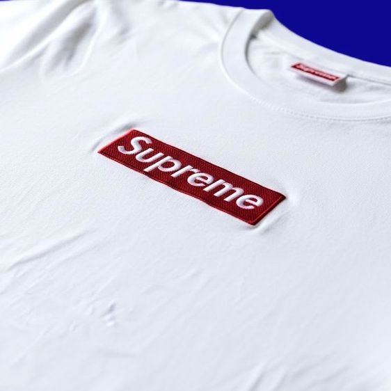 Supreme FW23 Box Logo Tee The 20th Anniversary edition. รูปที่ 3