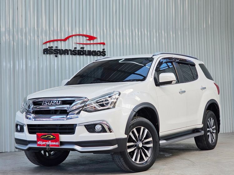 รถ Isuzu MU-X 3.0 The Onyx สี ขาว
