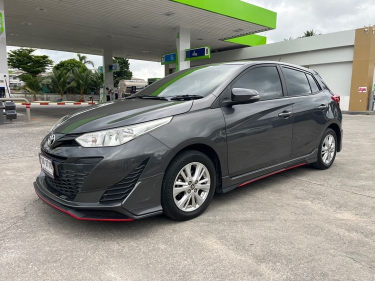 Toyota Yaris 2017 1.2 E Sedan เบนซิน ไม่ติดแก๊ส เกียร์อัตโนมัติ เทา รูปที่ 4