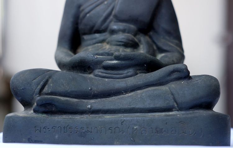 พระบูชารูปเหมือนหลวงพ่อเงิน วัดดอนยายหอม หน้าตัก 6 นิ้ว ปี 2507 รูปที่ 3