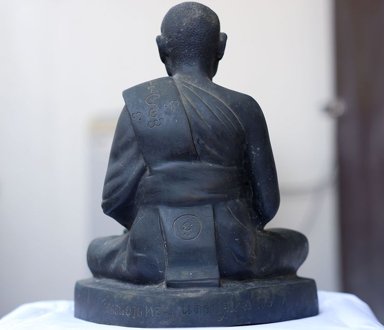 พระบูชารูปเหมือนหลวงพ่อเงิน วัดดอนยายหอม หน้าตัก 6 นิ้ว ปี 2507 รูปที่ 4