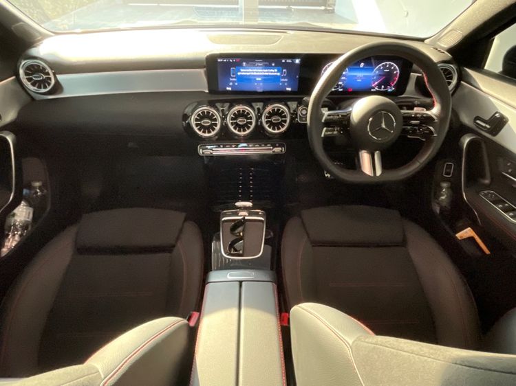 Mercedes-Benz A-Class 2024 A200 Sedan เบนซิน ไม่ติดแก๊ส เกียร์อัตโนมัติ ดำ รูปที่ 4
