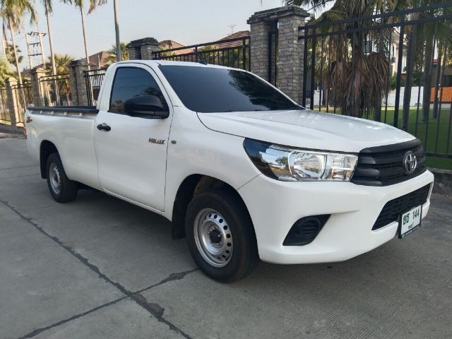Toyota Hilux Revo 2020 2.4 J ดีเซล เกียร์ธรรมดา ขาว รูปที่ 2