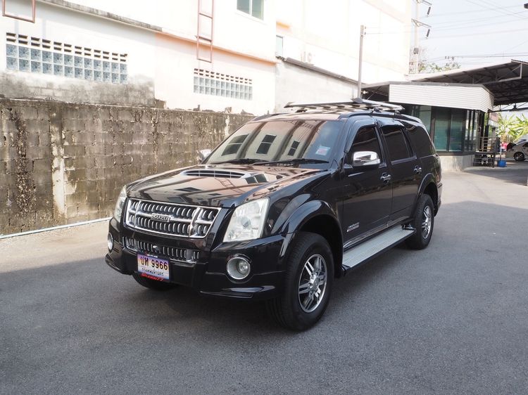 รถ Isuzu MU-7 3.0 Primo Super Titanium สี ดำ