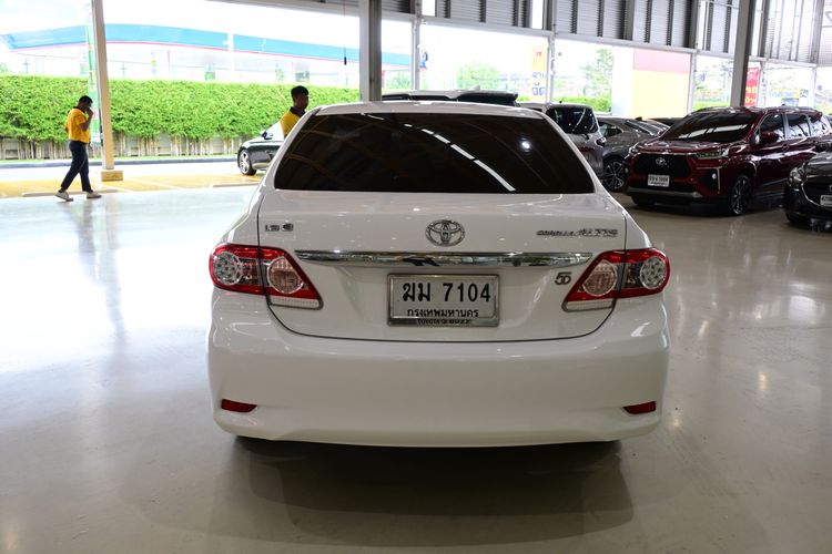 Toyota Altis 2012 1.8 E Sedan เบนซิน ไม่ติดแก๊ส เกียร์อัตโนมัติ ขาว รูปที่ 2