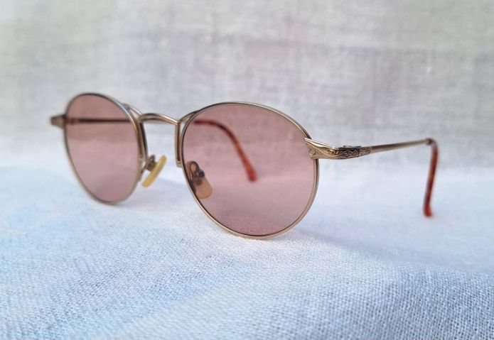 แว่นตาอิตาเลียนอาร์ติสท์ในตำนาน CAPPELLINI OCCHIALI โมเดลอาร์ติสท์ หยดน้ำ–แพนโต้ จอห์น เลนนอน เลนส์กระจกคริสตัลกันแดดฝรั่งเศส สีกลีบบัว...Authentic Vintage GIORGIO ARMANI handcrafted in Italy รูปที่ 4