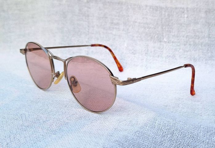 แว่นตาอิตาเลียนอาร์ติสท์ในตำนาน CAPPELLINI OCCHIALI โมเดลอาร์ติสท์ หยดน้ำ–แพนโต้ จอห์น เลนนอน เลนส์กระจกคริสตัลกันแดดฝรั่งเศส สีกลีบบัว...Authentic Vintage GIORGIO ARMANI handcrafted in Italy รูปที่ 11