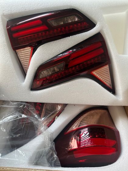 ไฟท้าย HRV มือสอง ครบเซ็ต (led ถอยหลังไม่ติดบางดวง) รูปที่ 3