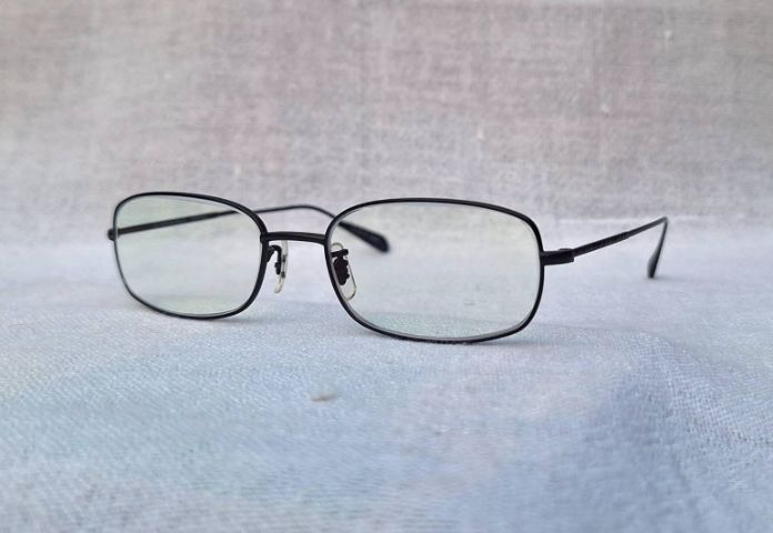 ที่สุดแห่งแว่นตาอเมริกันสายพันธุ์แคลิฟอร์เนียน OLIVER PEOPLES เลนส์บลูโพรเทค มัลติโค้ท ค่าสายตายาว 150...Authentic OLIVER PEOPLES handcrafted in Sabae, Japan รูปที่ 12