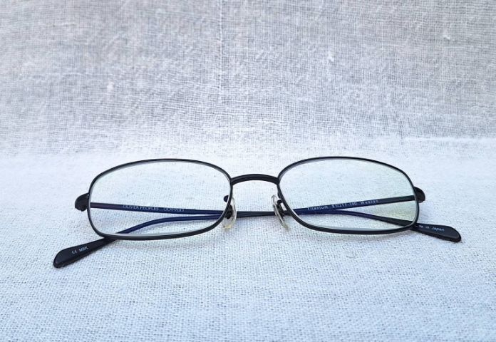 ที่สุดแห่งแว่นตาอเมริกันสายพันธุ์แคลิฟอร์เนียน OLIVER PEOPLES เลนส์บลูโพรเทค มัลติโค้ท ค่าสายตายาว 150...Authentic OLIVER PEOPLES handcrafted in Sabae, Japan รูปที่ 8