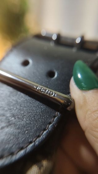 กระเป๋าFENDI ของแท้ กระเป๋าเราเองพลาสติกโลโก้ยังไม่ดึงออกตามภาพ รูปที่ 3