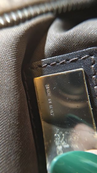 กระเป๋าFENDI ของแท้ กระเป๋าเราเองพลาสติกโลโก้ยังไม่ดึงออกตามภาพ รูปที่ 5