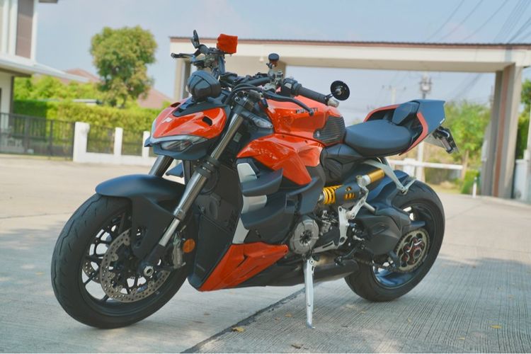 Ducati Streetfighter V2 รูปที่ 15