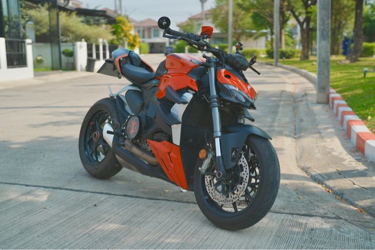 Ducati Streetfighter V2 รูปที่ 16