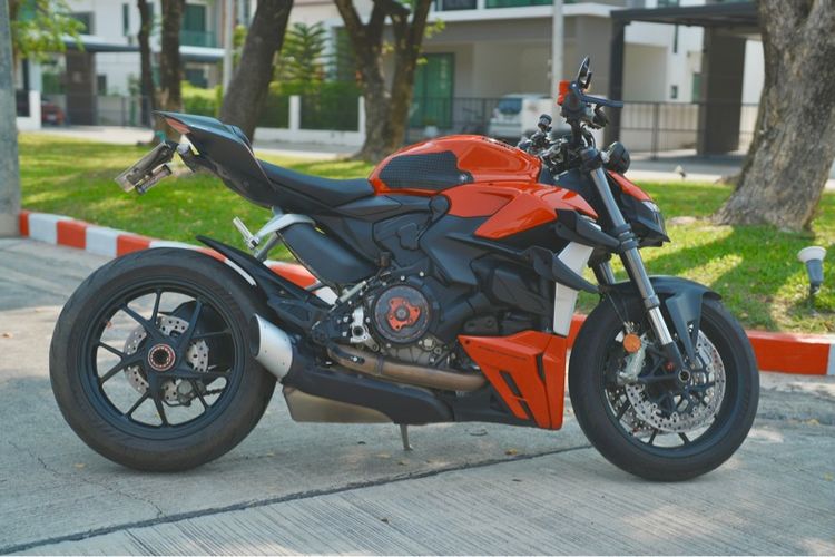 Ducati Streetfighter V2 รูปที่ 2