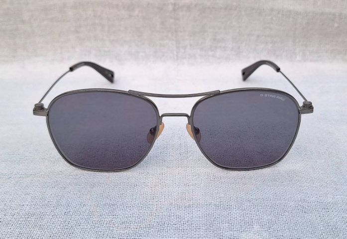 แว่นตายุโรเปียนคราฟท์โดยช่างฝีมือชาวดัตช์ G–STAR RAW มือหนึ่ง–New Old Stock โมเดลคลาสสิก อะเวียเตอร์–สี่เหลี่ยม–นักบิน เลนส์โพลีคาร์บอเนทกันแดด ออริจินัล จี–สตาร์ รอว์ สีเทาทหาร...Authentic Vintage G–STAR RAW Handcrafted in Amsterdam, Netherland รูปที่ 12