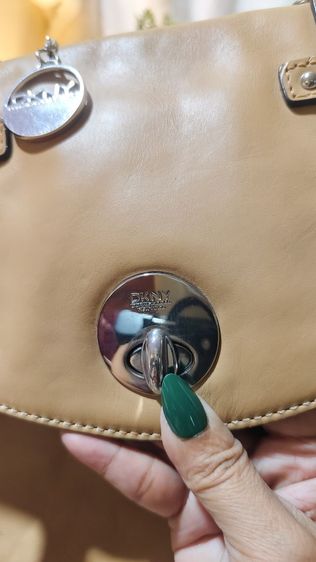กระเป๋า DKNY ของแท้  ซื้อมาจากฮ่องกง รูปที่ 8