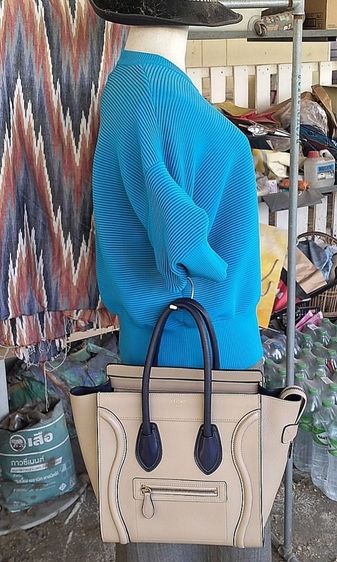 กระเป๋าถือสตรี Celine luggage tote micro มือสองของแท้ รูปที่ 5