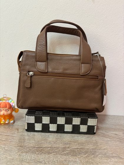 กระเป๋าถือหนังแท้ สีน้ำตาล ทรง Tote มือสองสภาพนางฟ้า หนังนุ่ม ช่องเยอะ ใช้งานสะดวก รูปที่ 3