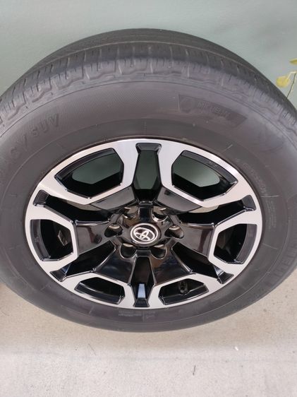 อื่นๆ อื่นๆ 18" ขาย ล้อแม็กพร้อมยาง toyota revo 2022