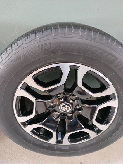 ขาย ล้อแม็กพร้อมยาง toyota revo 2022 รูปที่ 3