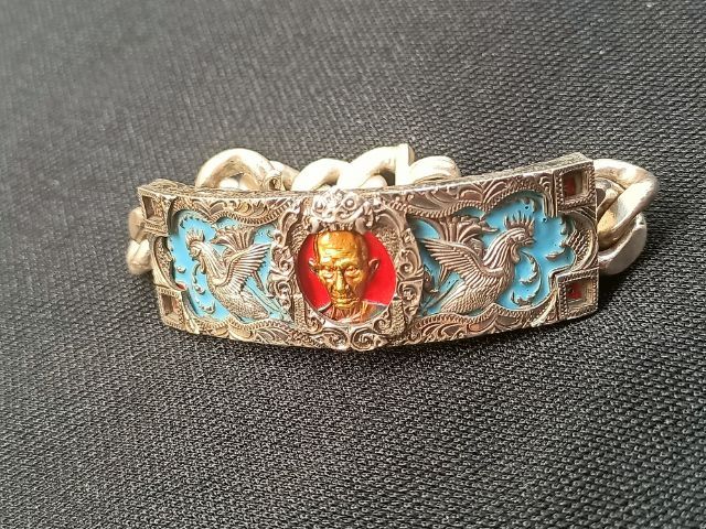 สายสร้อยเลสกำไลข้อมือ หลวงพ่อรวย วัดตะโก รุ่นรวยเหลือล้นเนื้อเงิน หน้าทองคำ 4 บาท ปี2563 พร้อมครอบหน้ากากเงินแท้ ข้อมือ 16cen.สวยพร้อมจัดส่ง