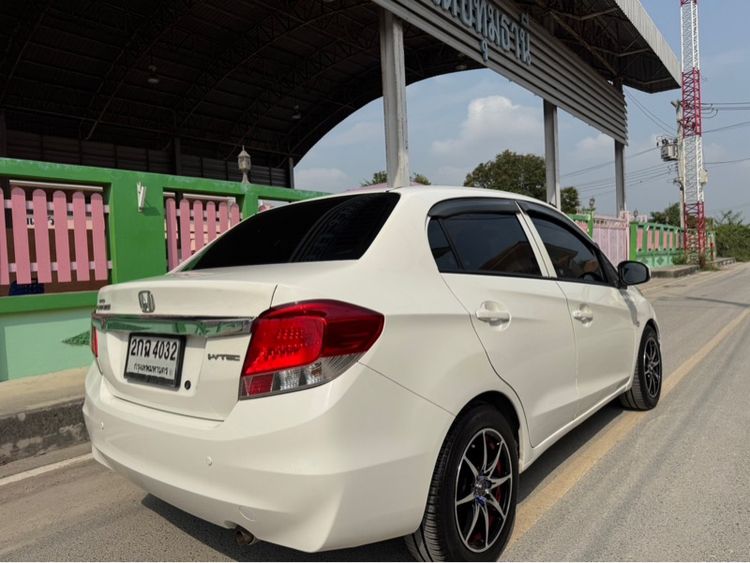Honda Brio 2013 1.2 Amaze S Sedan เบนซิน ไม่ติดแก๊ส เกียร์อัตโนมัติ ขาว รูปที่ 4