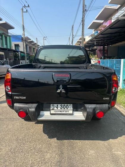 รถ Mitsubishi Triton 2.4 Plus สี ดำ