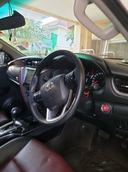 Toyota Fortuner 2019 2.8 TRD Sportivo 4WD Utility-car ดีเซล เกียร์อัตโนมัติ ขาว รูปที่ 2